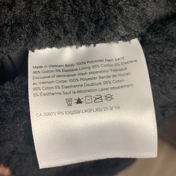 Lululemon fuzzy jacket - Picture 9 of 10